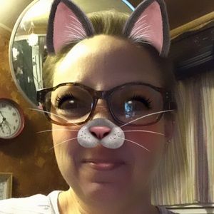 Meet your Posher, Deborah